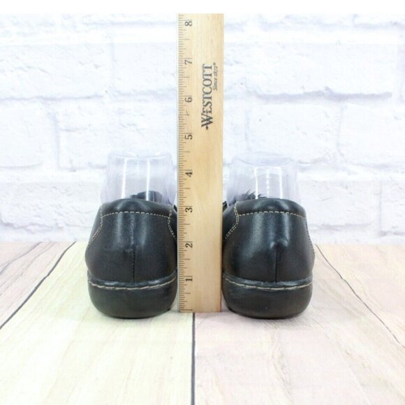 Clarks Black Leather Comfort Cushioned Slip On Loafer Shoes Size 7.5 M - Picture 8 of 9